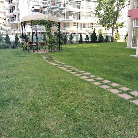 Rose Garden Omax Apartments サニービーチ エクステリア 写真