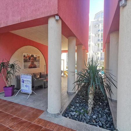 Rose Garden Omax Apartments サニービーチ エクステリア 写真