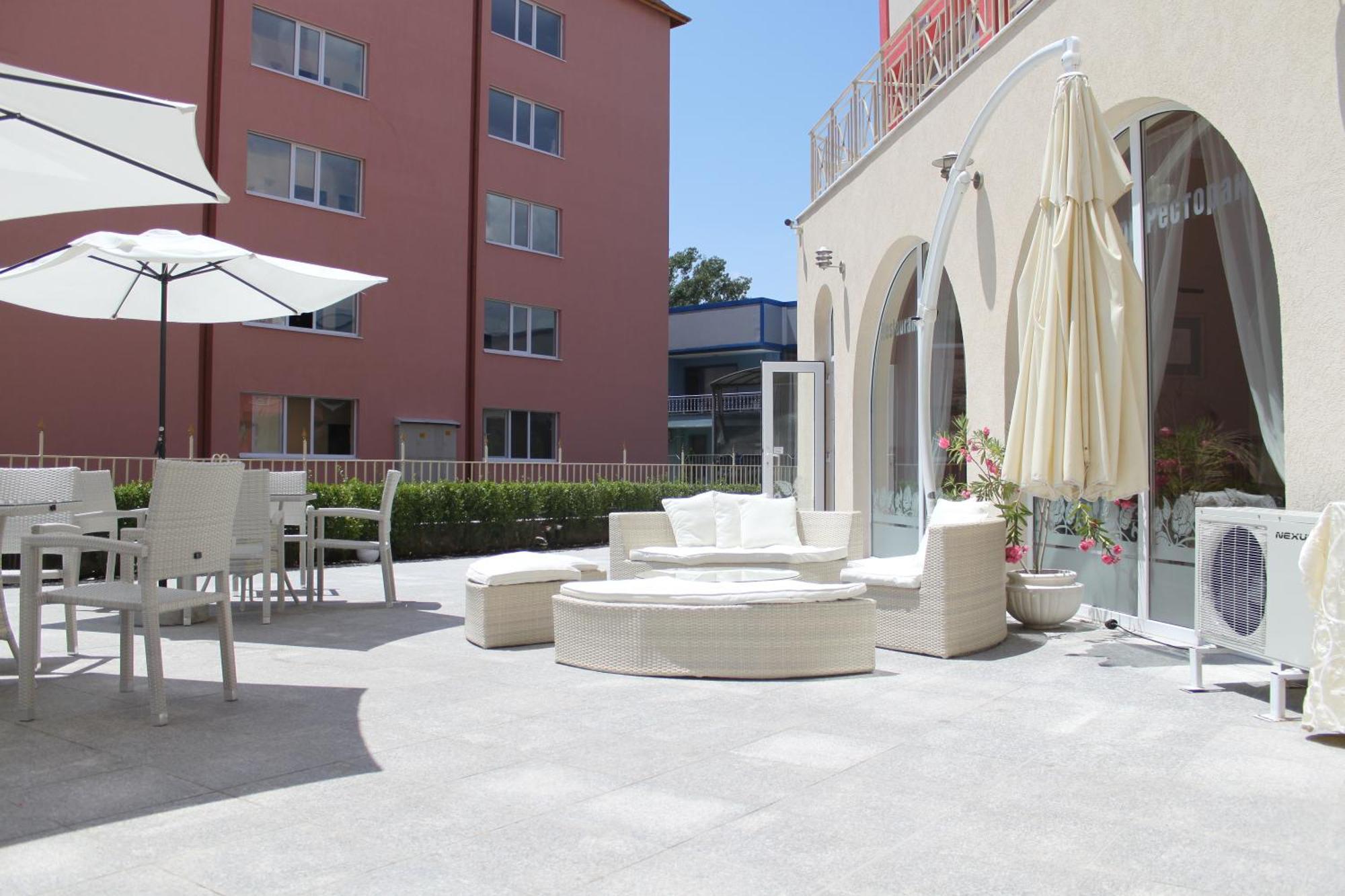 Rose Garden Omax Apartments サニービーチ エクステリア 写真