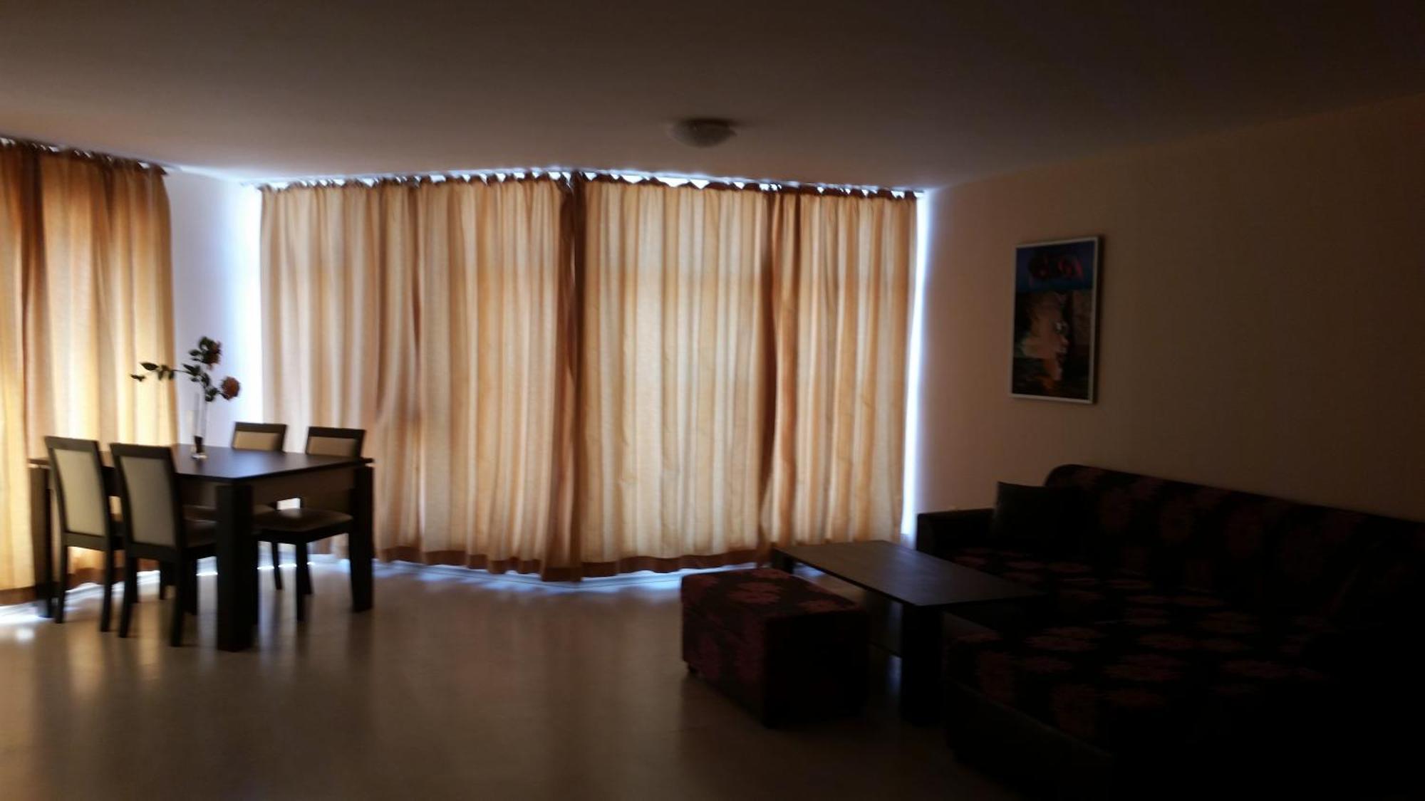Rose Garden Omax Apartments サニービーチ 部屋 写真