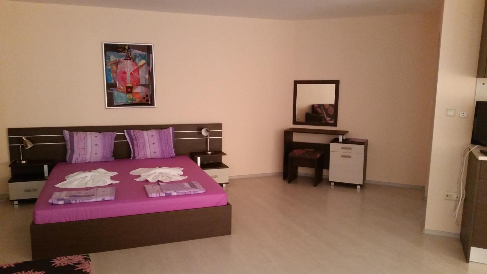 Rose Garden Omax Apartments サニービーチ 部屋 写真