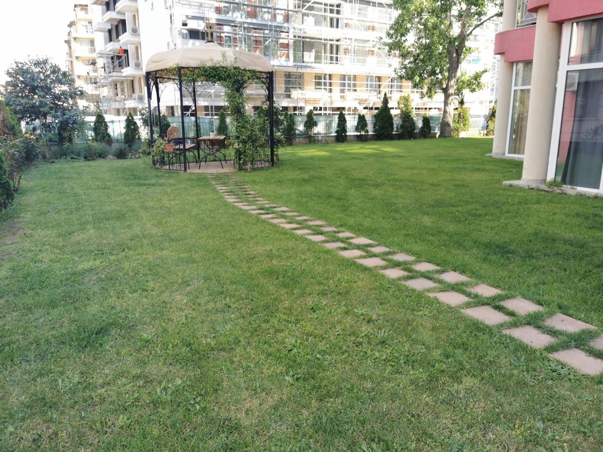 Rose Garden Omax Apartments サニービーチ エクステリア 写真