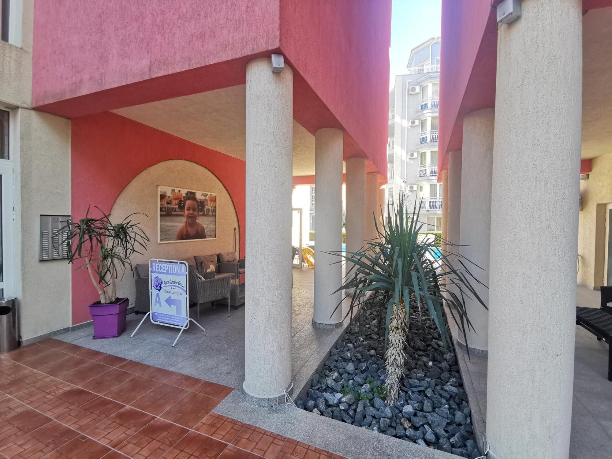 Rose Garden Omax Apartments サニービーチ エクステリア 写真