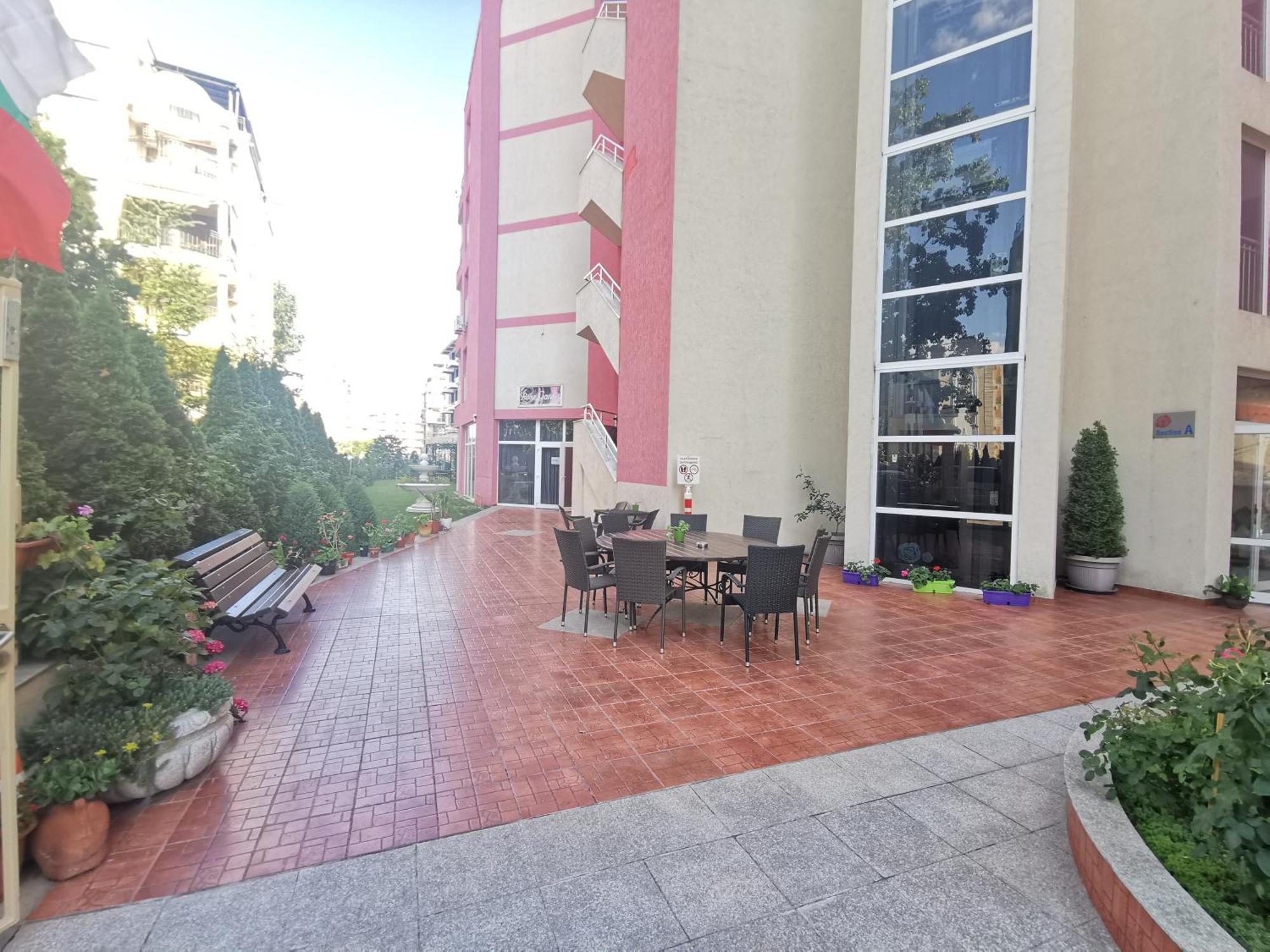 Rose Garden Omax Apartments サニービーチ エクステリア 写真