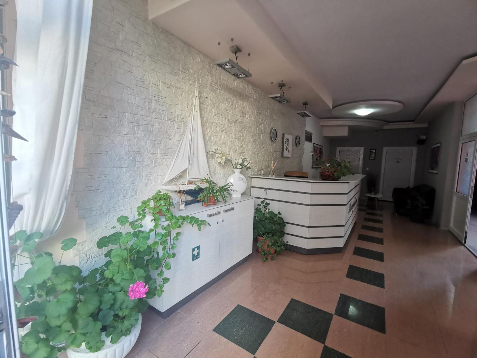 Rose Garden Omax Apartments サニービーチ エクステリア 写真