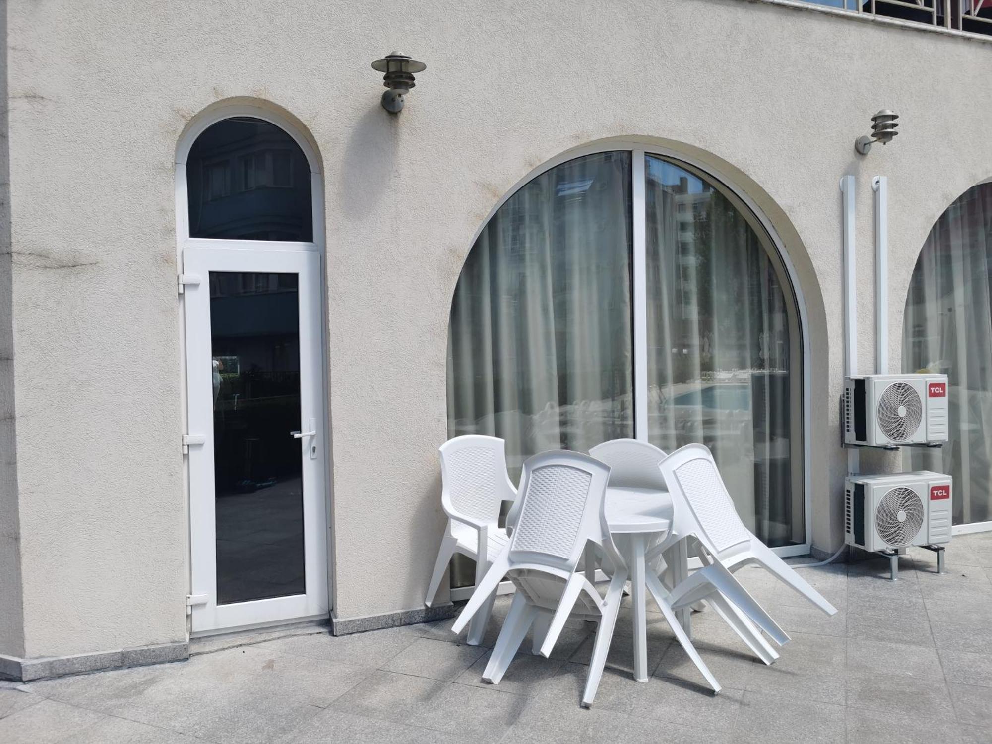 Rose Garden Omax Apartments サニービーチ エクステリア 写真