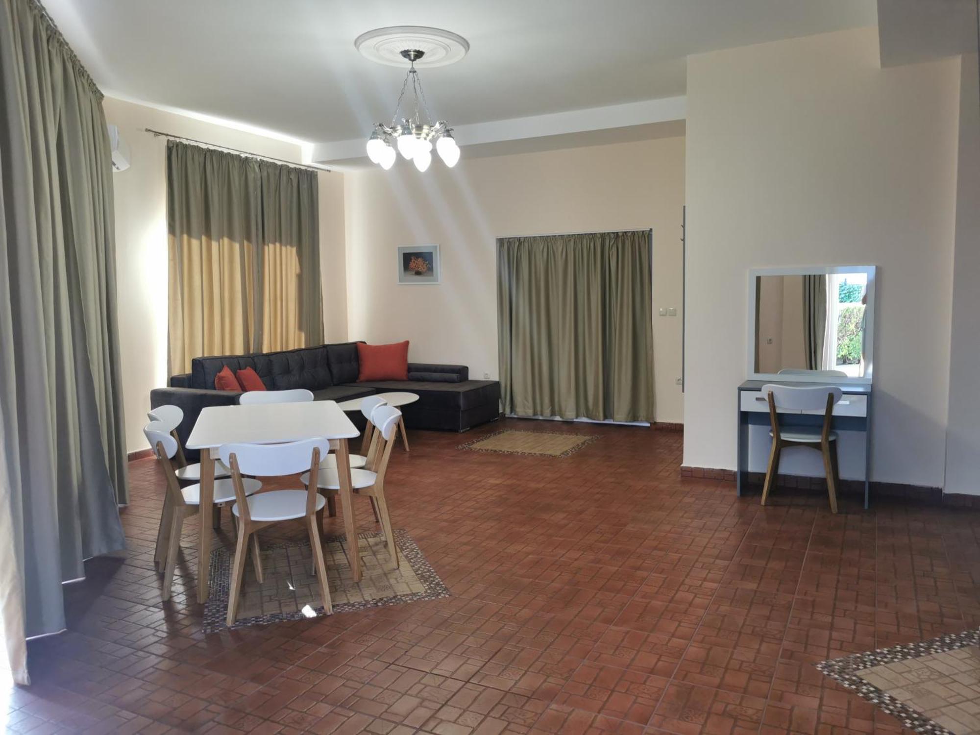 Rose Garden Omax Apartments サニービーチ エクステリア 写真