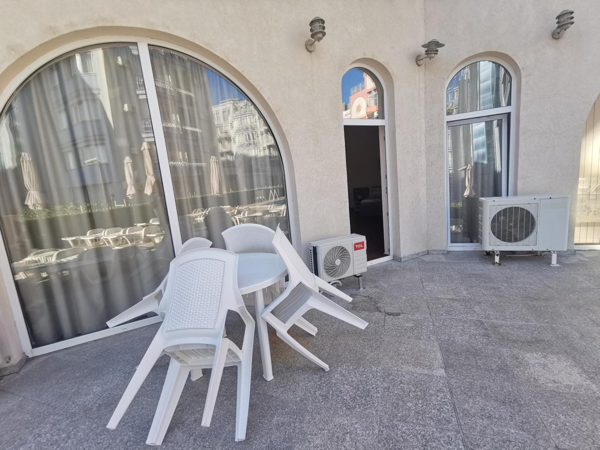 Rose Garden Omax Apartments サニービーチ エクステリア 写真