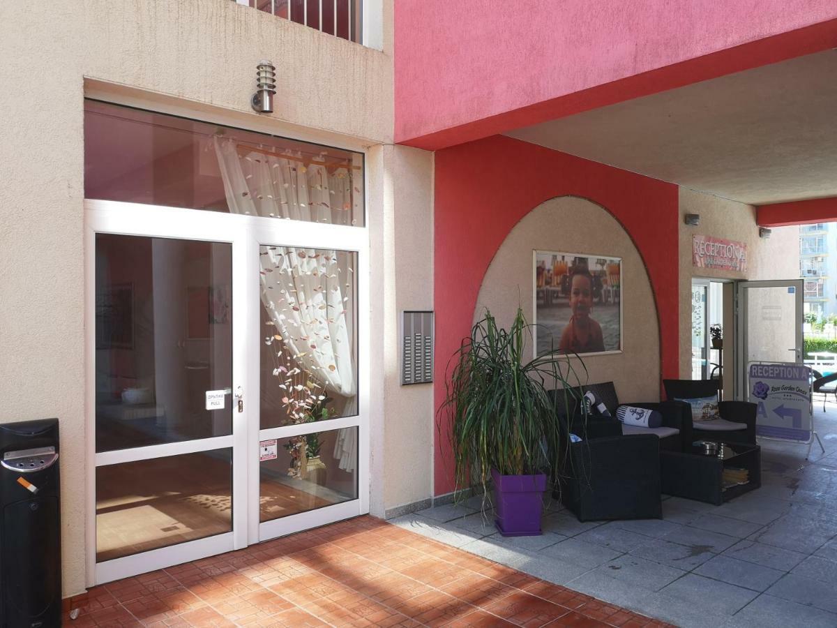 Rose Garden Omax Apartments サニービーチ エクステリア 写真